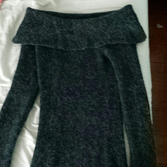 Off the shoulder sweater - Picture 2 of 2