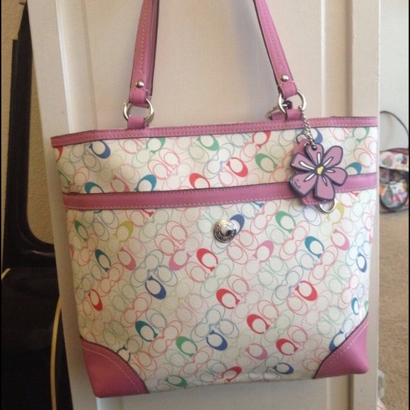 SOLD!Coach signature C pink tote bag - Picture 2 of 4