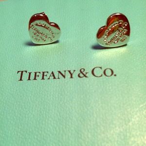 Heart shape Return to Tiffany & Co Earrings