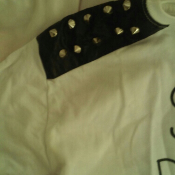 sweater - Picture 2 of 3