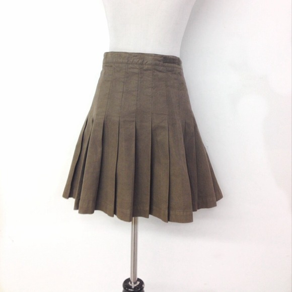 SOLD THOMAS BURBERRY TAUPE PLEATED KILT - Picture 3 of 4