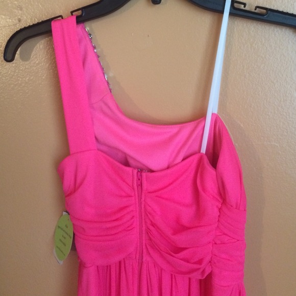 PROM DRESS - Picture 3 of 4