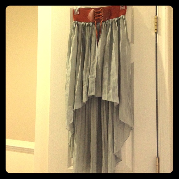 High-low skirt with brown belt