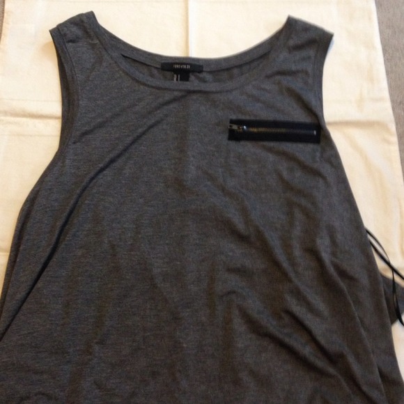 Grey tank top