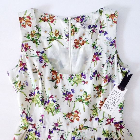 • bundled • | new | floral dress - Picture 3 of 4