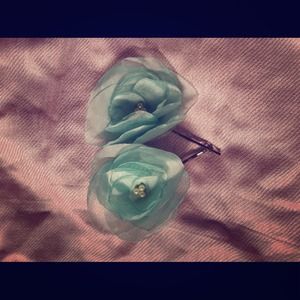 Flower hair accessory