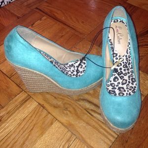 Never worn teal suede wedges