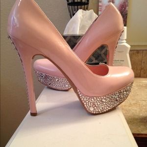 Size 7 pink fabulous jeweled heels