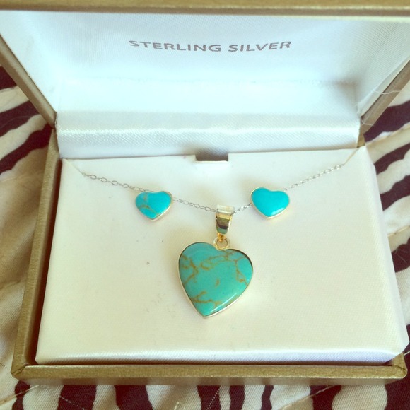 Turquoise/sterling silver necklace/earring set