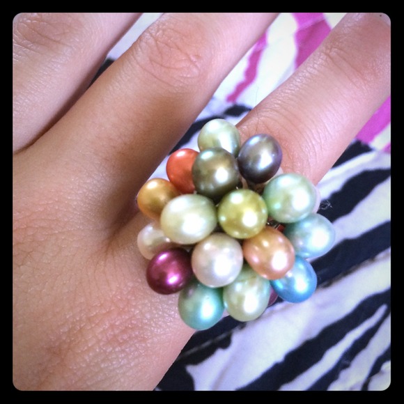 Adjustable colored faux pearl costume ring