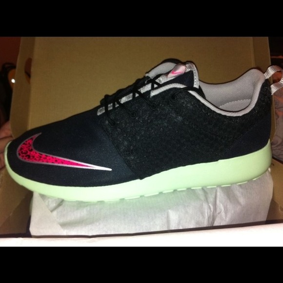 Yeezy Roshes sz 6y ⚠️SOLD⚠️