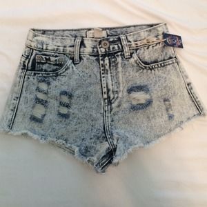 High Wasted Shorts
