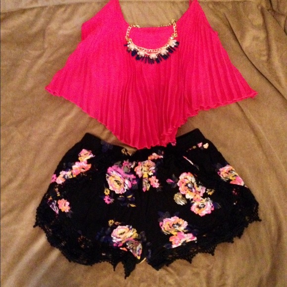 Fuchsia pleated V shape crop top