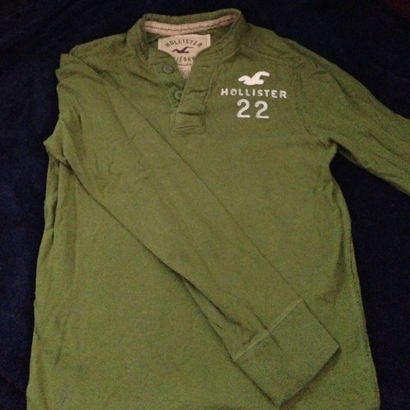 Hollister men's henley long sleeve tee