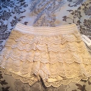 Scalloped lace shorts