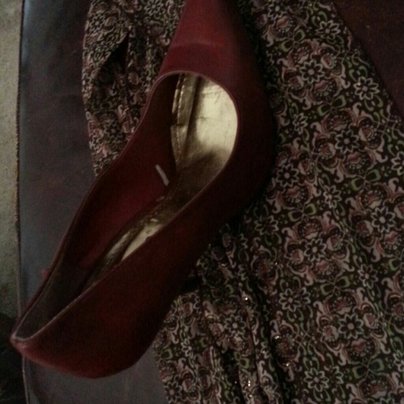 Dollhouse Burgundy Pointed Pumps - Picture 2 of 4