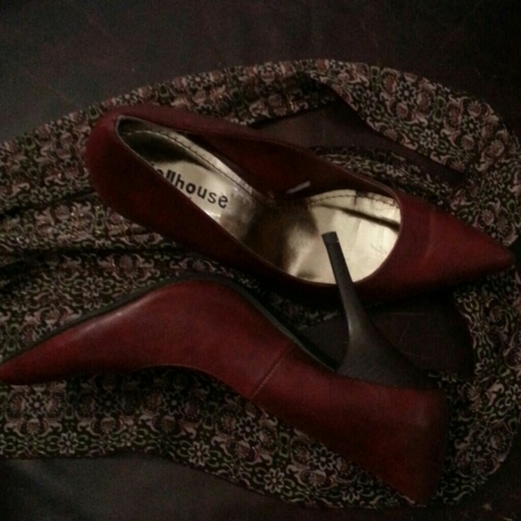 Dollhouse Burgundy Pointed Pumps - Picture 4 of 4