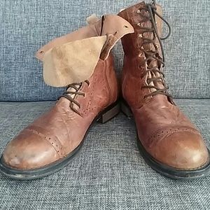 Combat boots