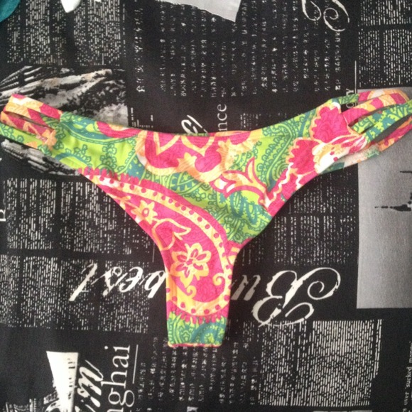 Midori bikinis