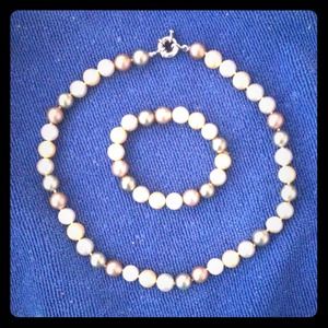 Pearl necklace with matching bracelet
