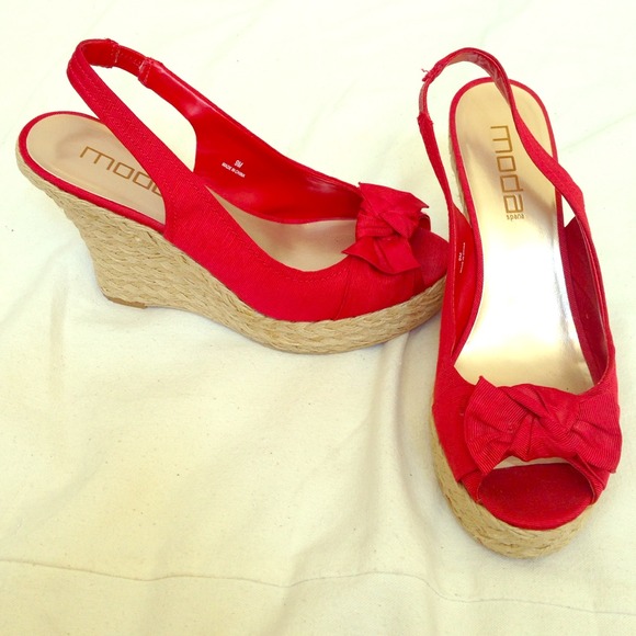 Moda Spana Red Bow Wedges