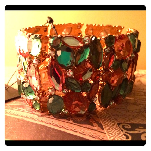 Gorgeous sparkly cuff bracelet!!