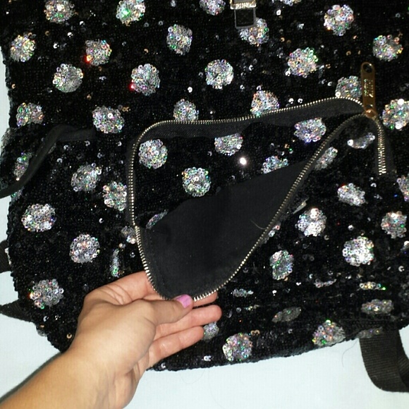 VS Full Size Sequin Backback - Picture 4 of 4