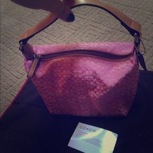 Authentic pink coach purse, signature collection💕