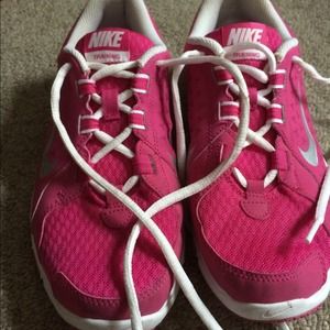 Nike Tennis Shoes