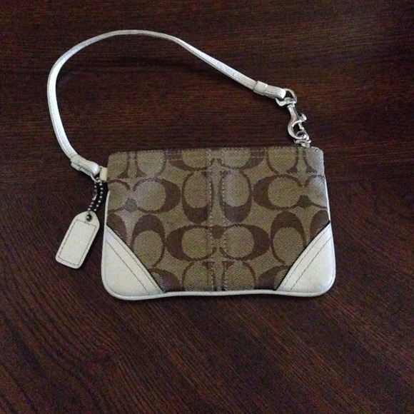 Coach wristlet (authentic)