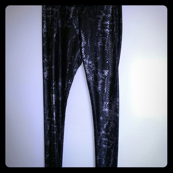Snakeskin Print Leggongs