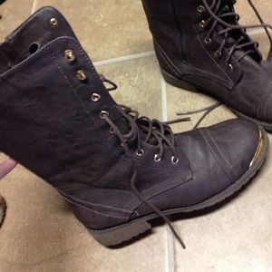 Combat boots