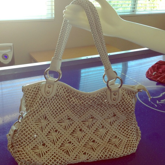 Super cute big white bag!