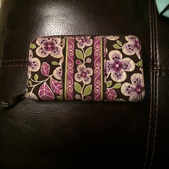 Vera Bradley wallet - Picture 1 of 2