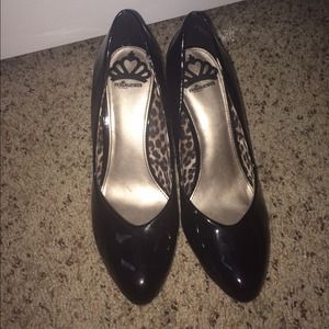 Black patent heels
