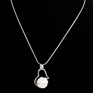 Lovely 925 sterling silver heart and rose pendant