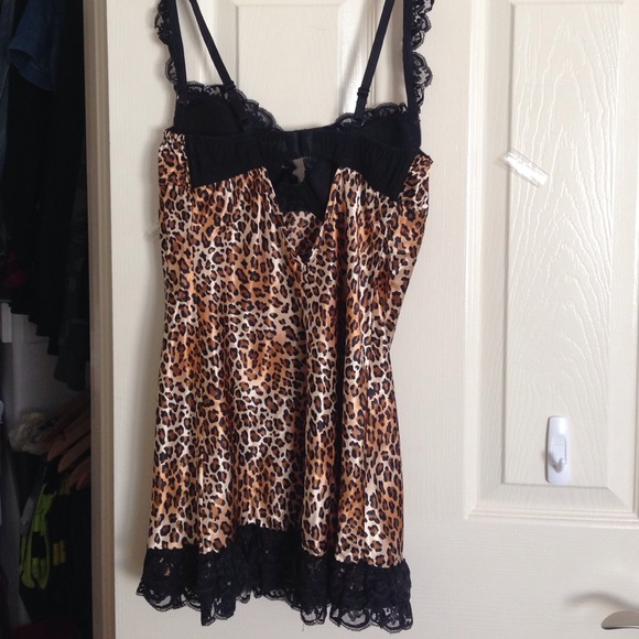 Lingerie - Picture 2 of 2