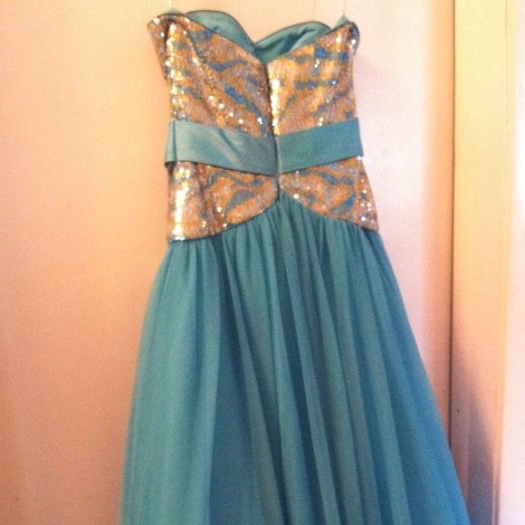 Pageant/ Ball Gown - Picture 2 of 3