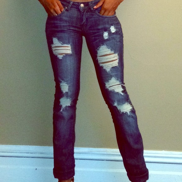 ⛔️SOLD in bundle⛔️ Distressed jeans