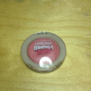 May belling Dream Bouncy Blush in Pink Plum