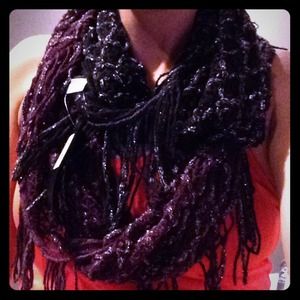 Macys 2 Tone Purple Scarf. never worn!