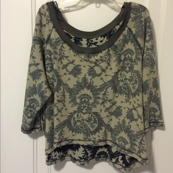 Free people top🎀PRICE NEGOTIABLE🎀