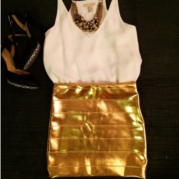 💞 HOST PICK 💕 (NWT) Gold Lamé Bandage Skirt - Picture 2 of 4