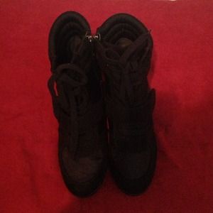 Vera Wang Platform Sneakers