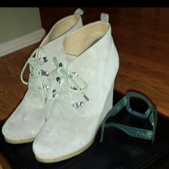 Steve Madden Taupe Suede Lace Up Bootie