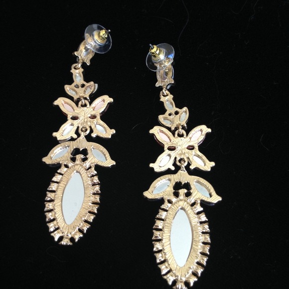 Sold! Statement gold toned amber drop earrings. 3" - Picture 3 of 3