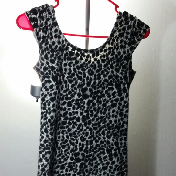 Black/White/Grey Zip Up Cheetah Dress - Picture 3 of 4