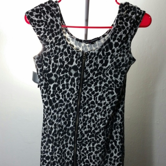 Black/White/Grey Zip Up Cheetah Dress - Picture 4 of 4