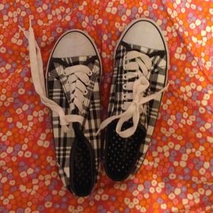 😘NEW EMERGENCY EXIT SHOES!😘