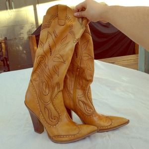 BCBGirls leather boots 👢